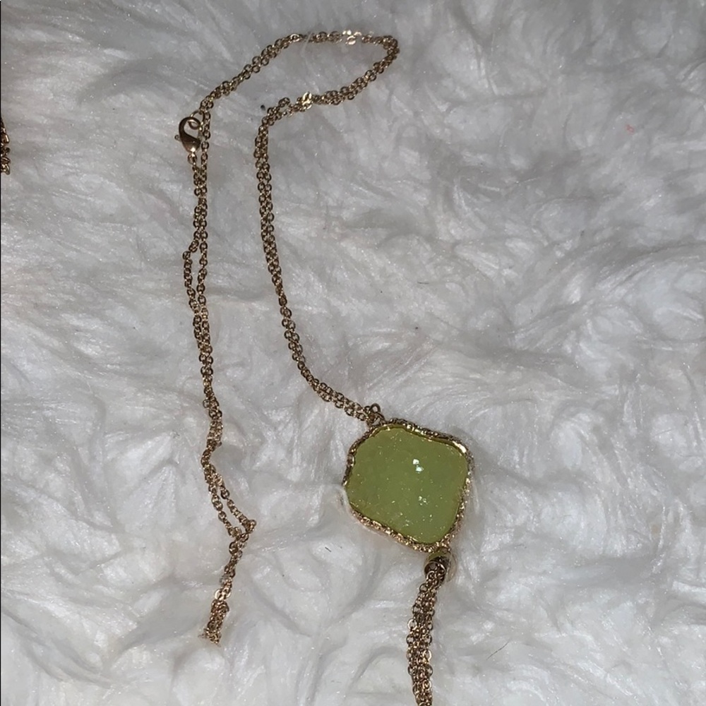 Green crystal pendant necklace